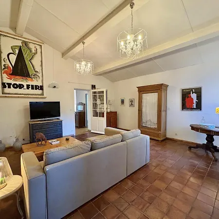 T3 Chez L'apiculteur, Piscine, Parking, Petanque Apartment *